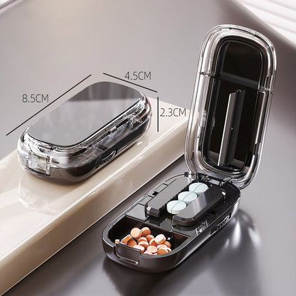 💊 50% DI SCONTO! Porta Pillole Portatile con Taglierina Integrata